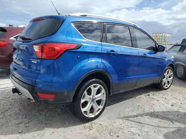  FORD ESCAPE 2019 Granatowy