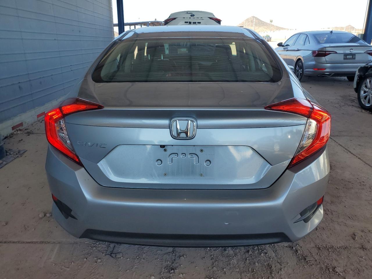 2018 Honda Civic Lx VIN: 2HGFC2F50JH572328 Lot: 76080564