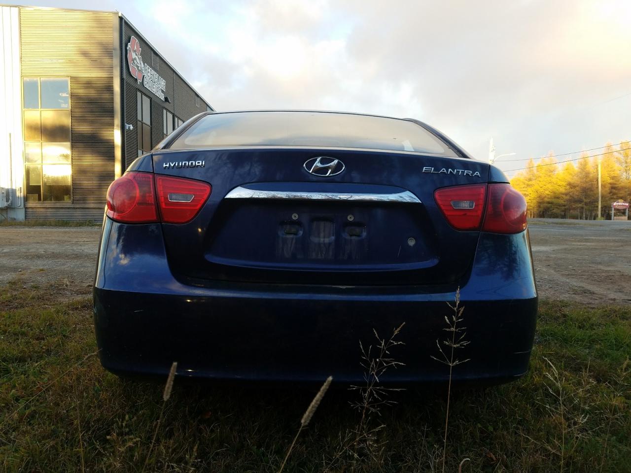 2010 Hyundai Elantra - Image 6
