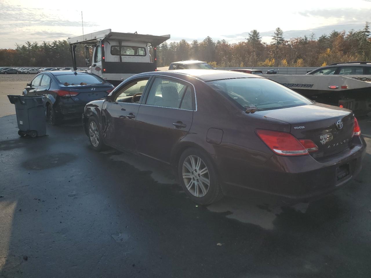 2005 Toyota Avalon - Image 2