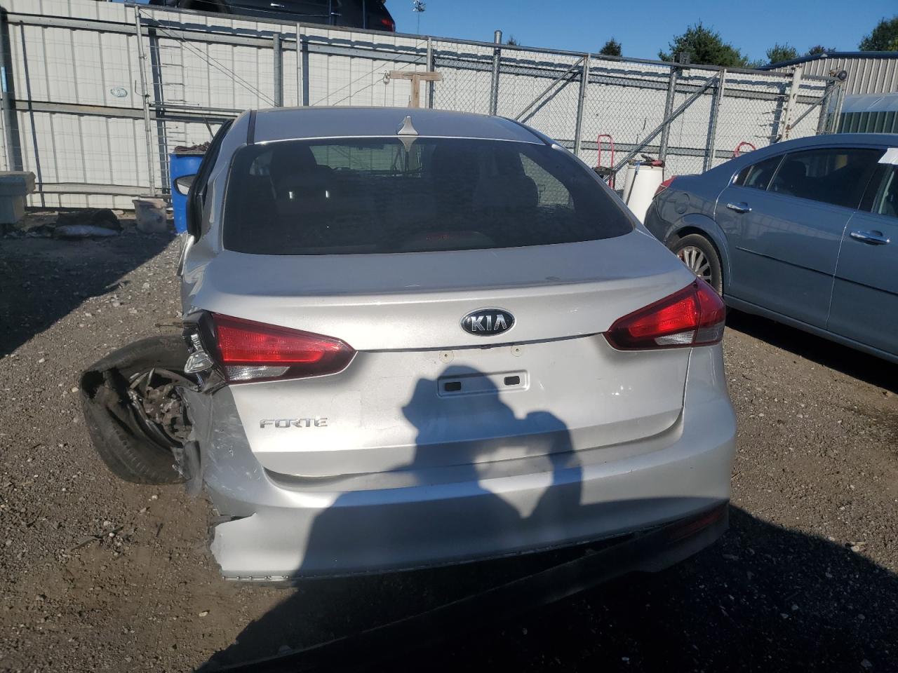 2018 Kia Forte Lx VIN: 3KPFK4A73JE270811 Lot: 75648494