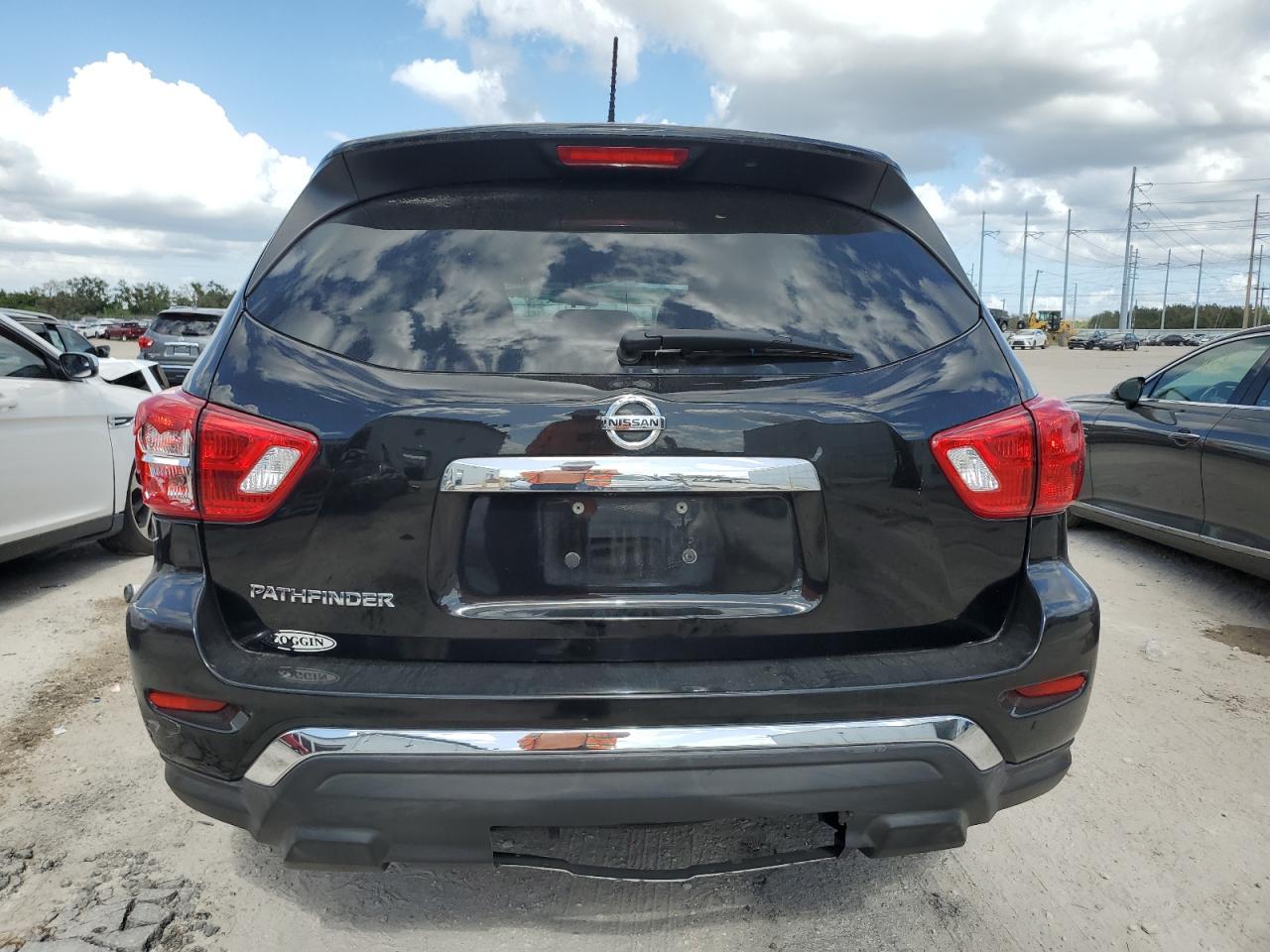 2018 Nissan Pathfinder S VIN: 5N1DR2MN6JC613213 Lot: 75913594