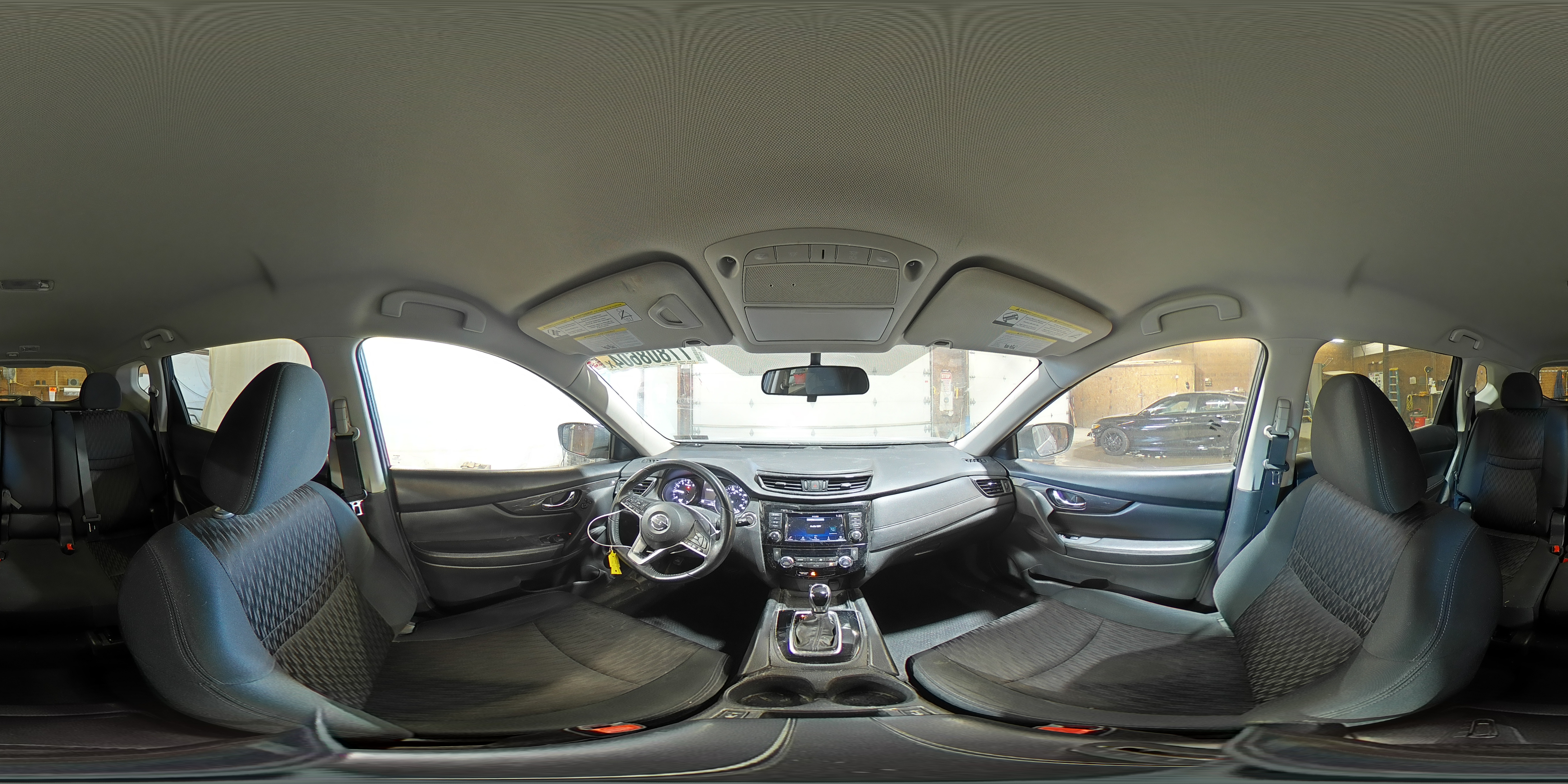 2018 Nissan Rogue - Image 15
