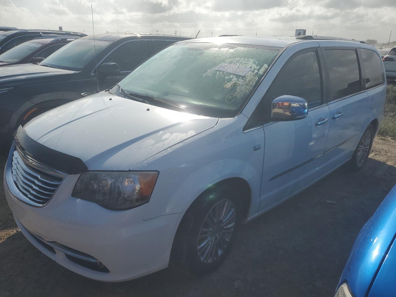 2014 Chrysler Town & Country - Image 1