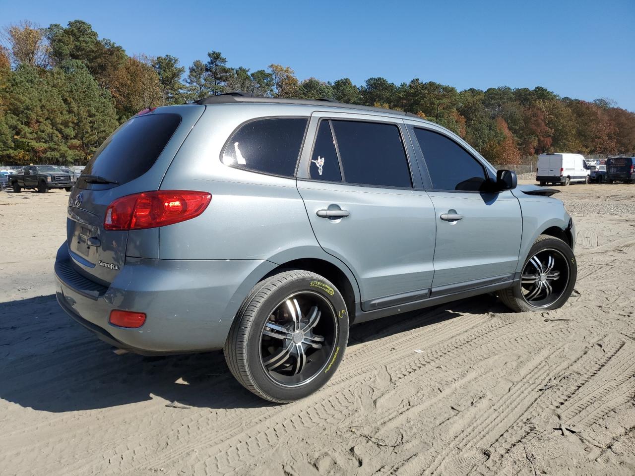 2009 Hyundai Santa Fe - Image 3