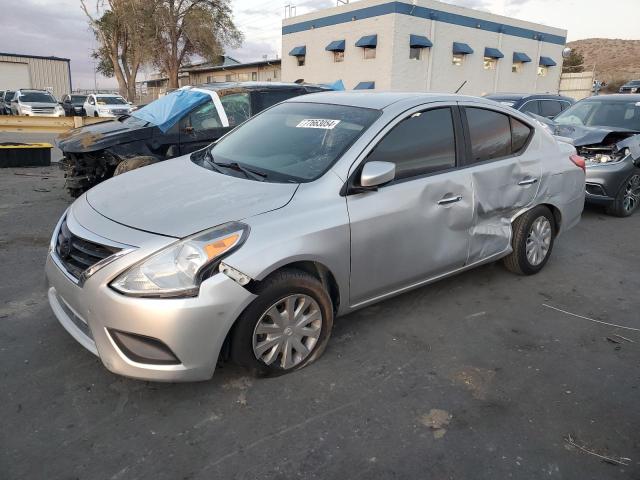  NISSAN VERSA 2018 Сріблястий