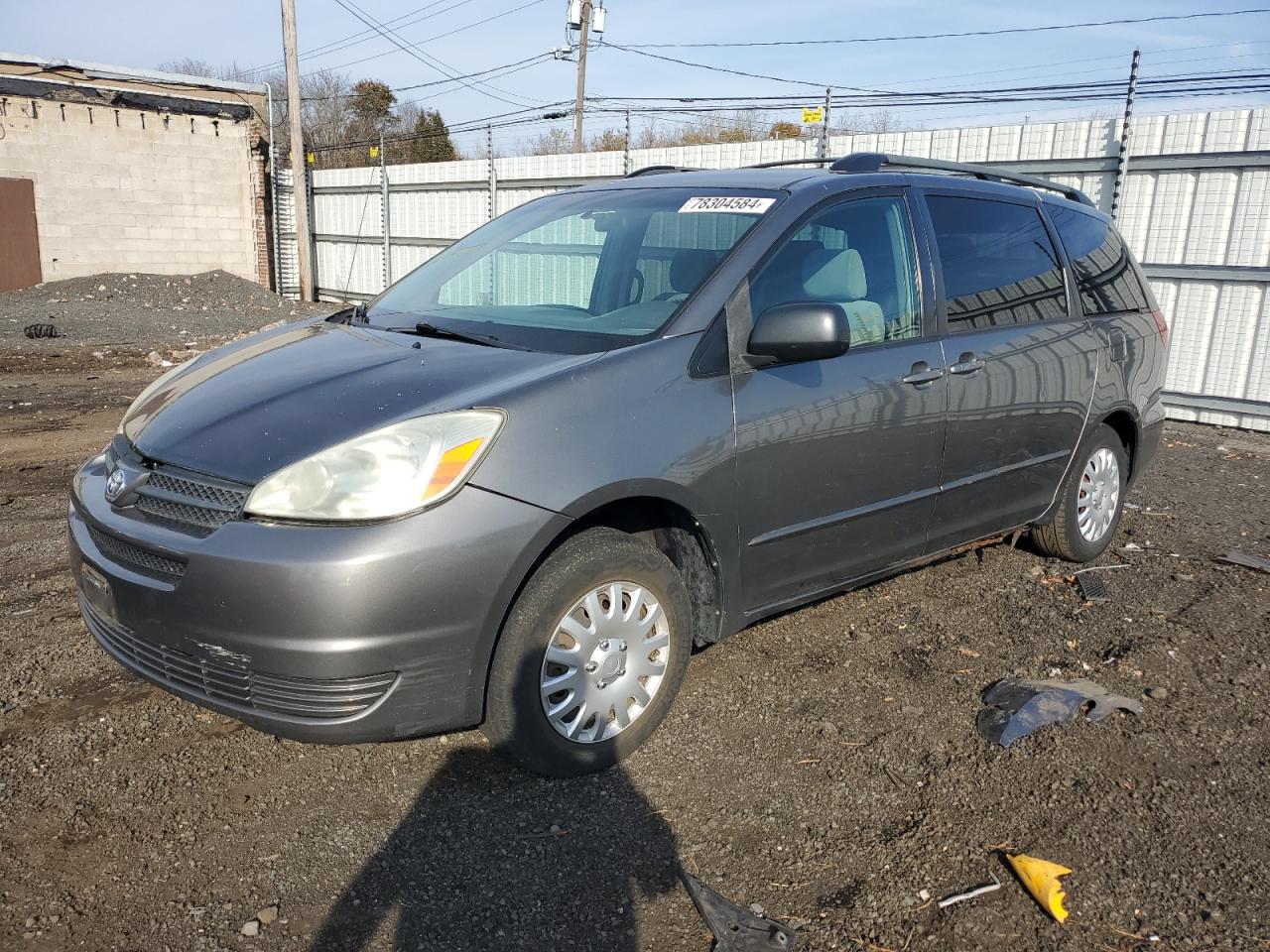 2004 Toyota Sienna - Image 1