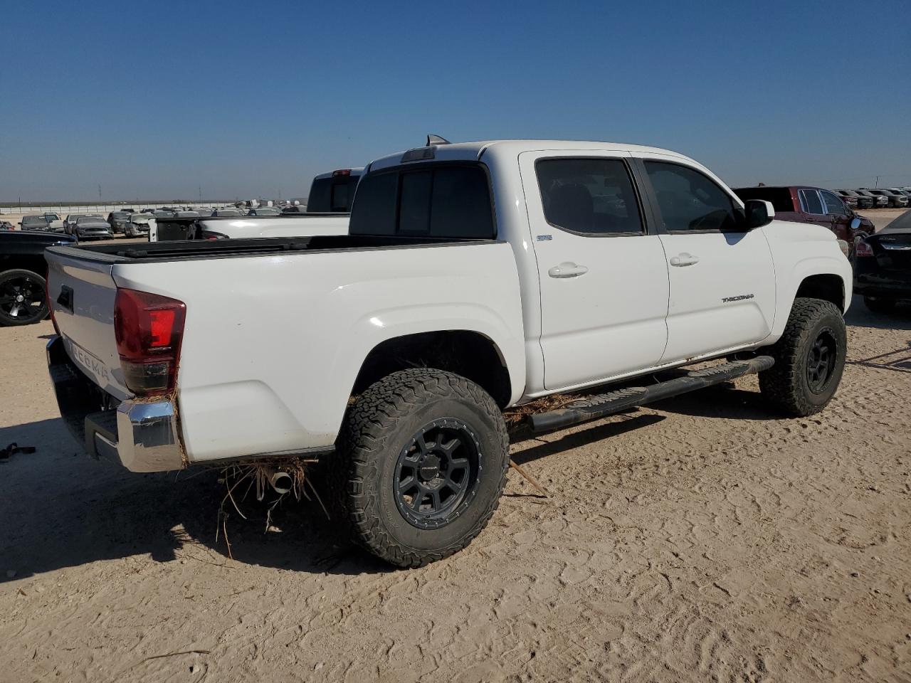 VIN 5TFAX5GN5JX116513 2018 TOYOTA TACOMA no.3