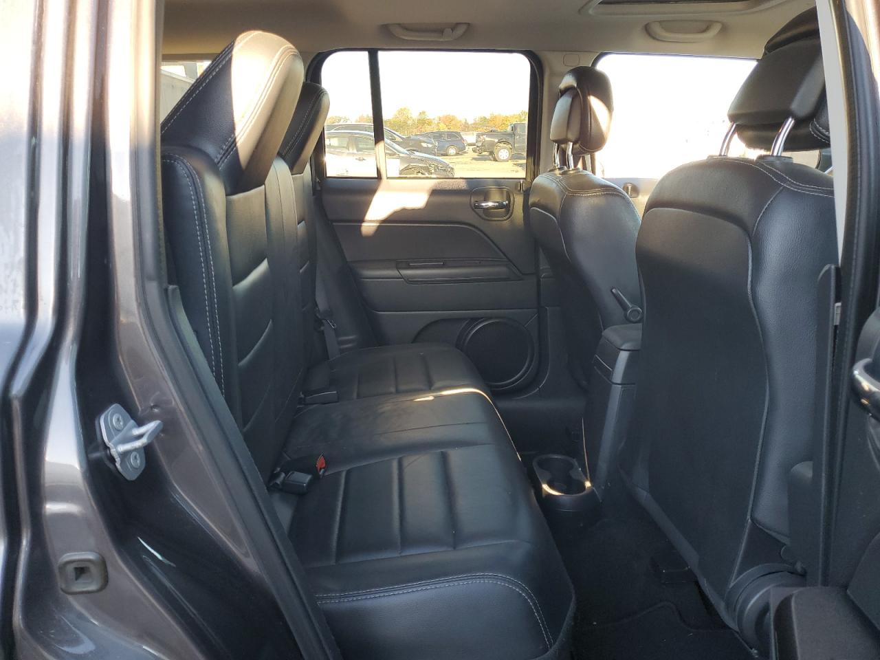 2016 Jeep Liberty (Patriot) - Image 11