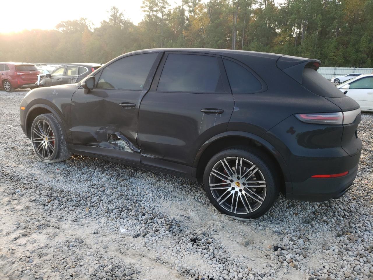 2019 Porsche Cayenne - Image 2