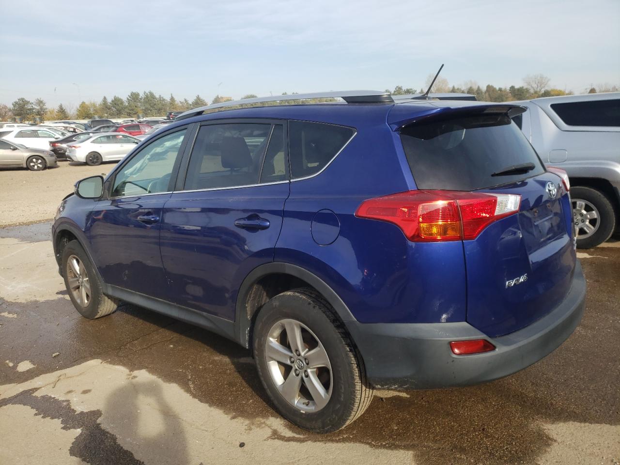 2015 Toyota RAV 4 - Image 2