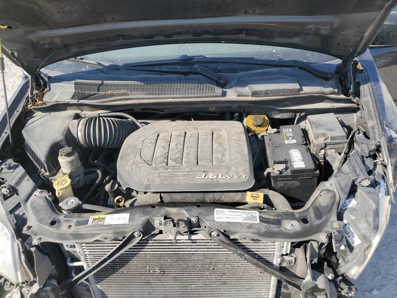 2017 Dodge Caravan - Image 12