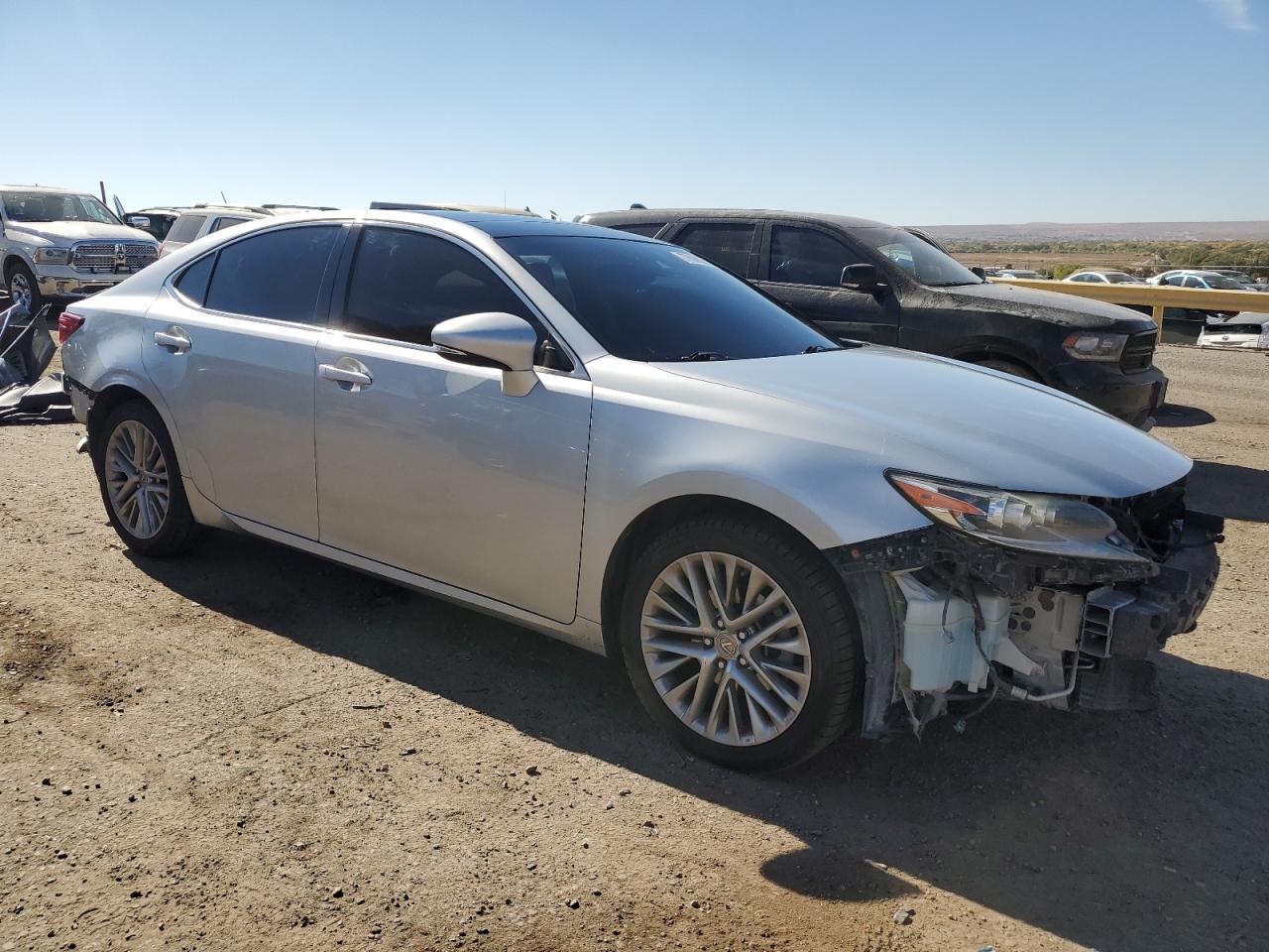 2016 Lexus ES - Image 4