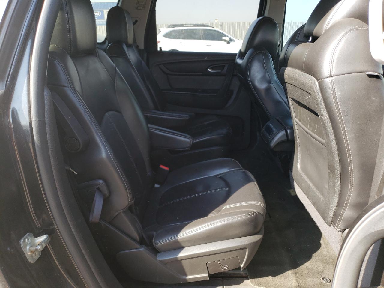 2014 Chevrolet Traverse - Image 11