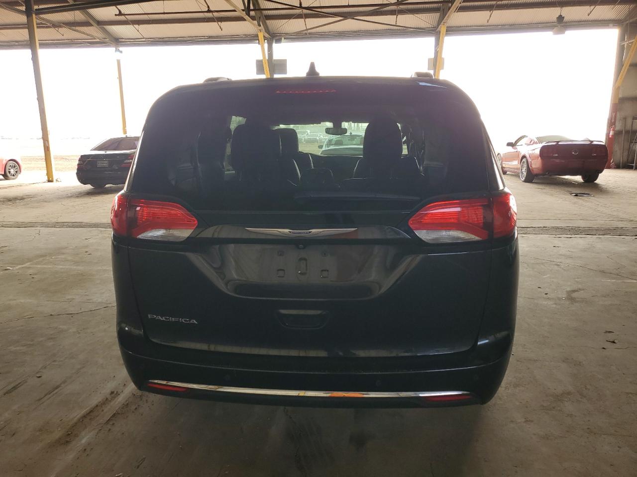 2019 Chrysler Pacifica Touring L VIN: 2C4RC1BG4KR612998 Lot: 73589104