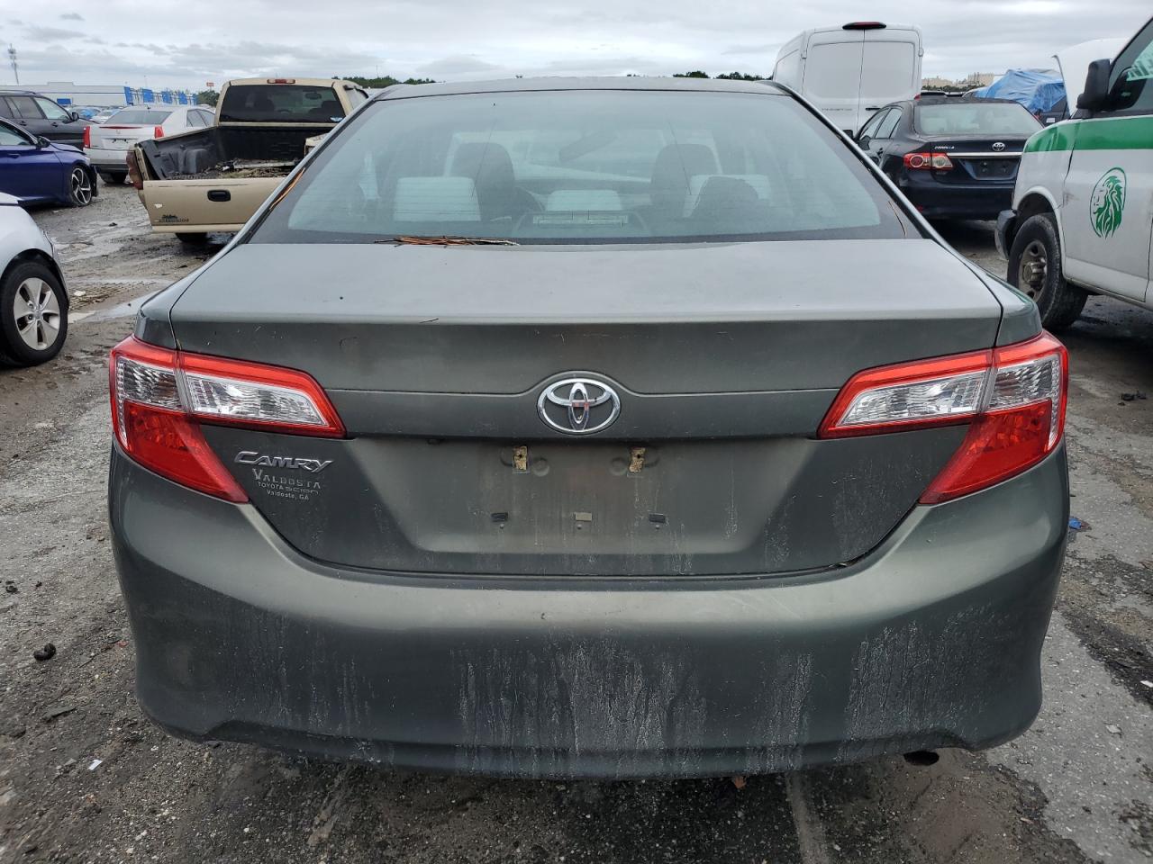 2014 Toyota Camry - Image 6