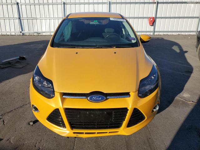  FORD FOCUS 2012 Золотой