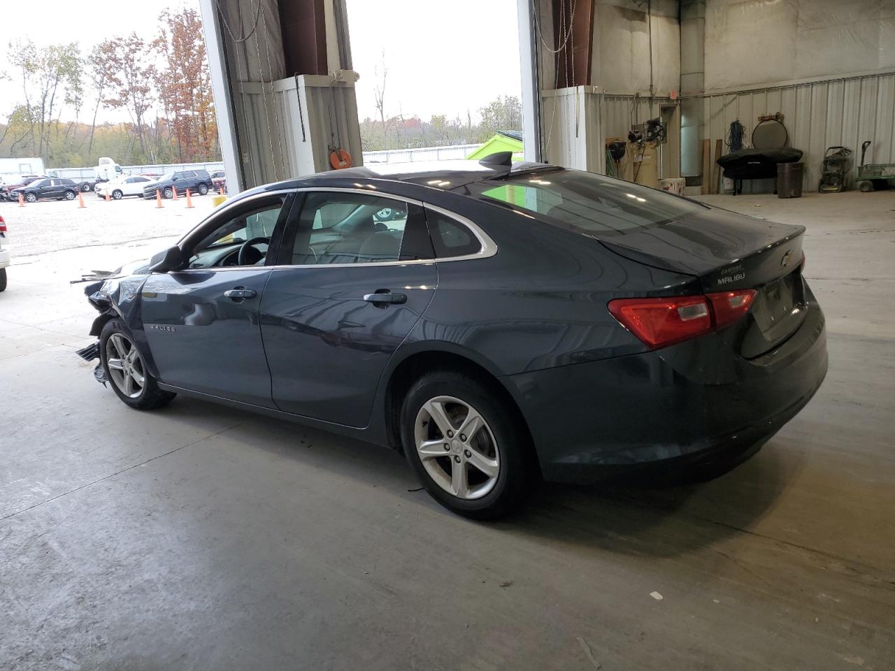 2019 Chevrolet Malibu - Image 2