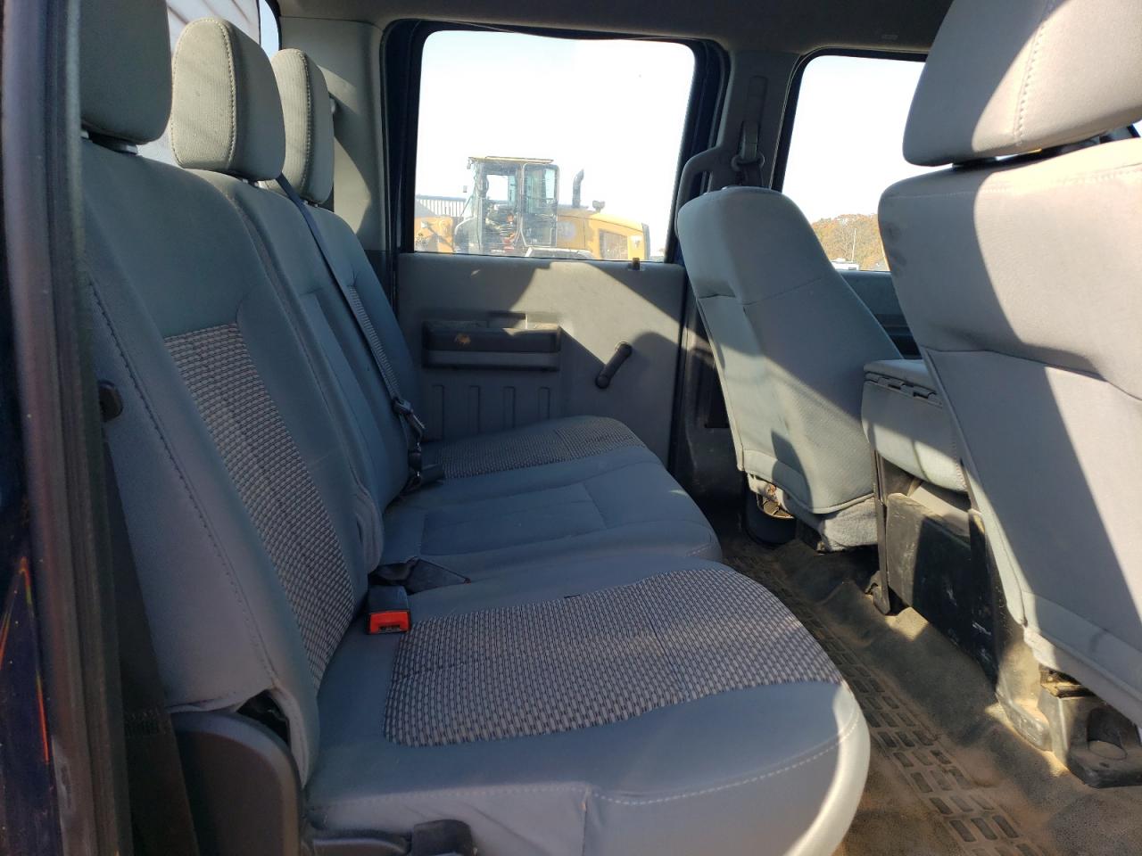 2011 Ford F250 - Image 10
