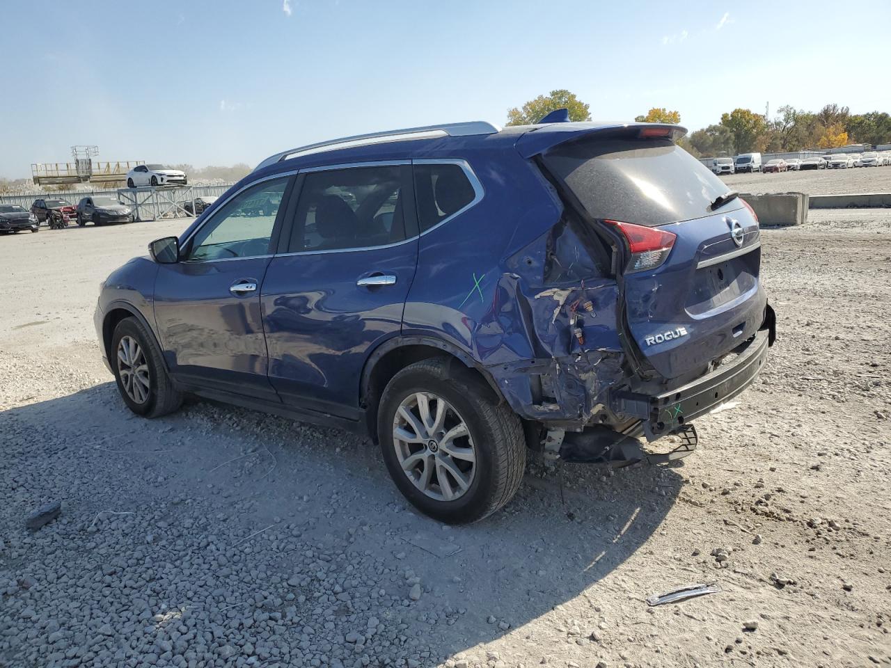 2018 Nissan Rogue - Image 2