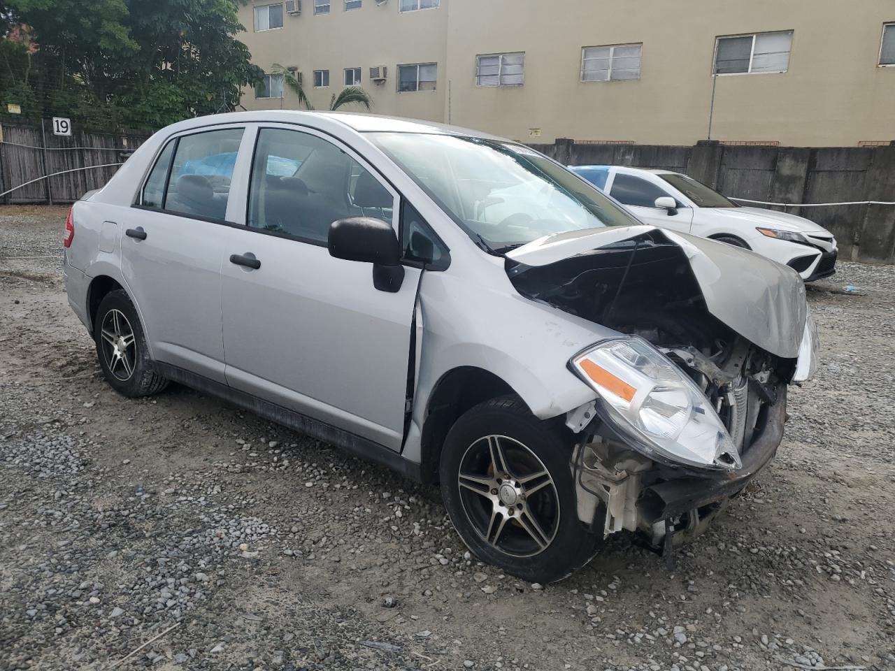 2009 Nissan Versa - Image 4