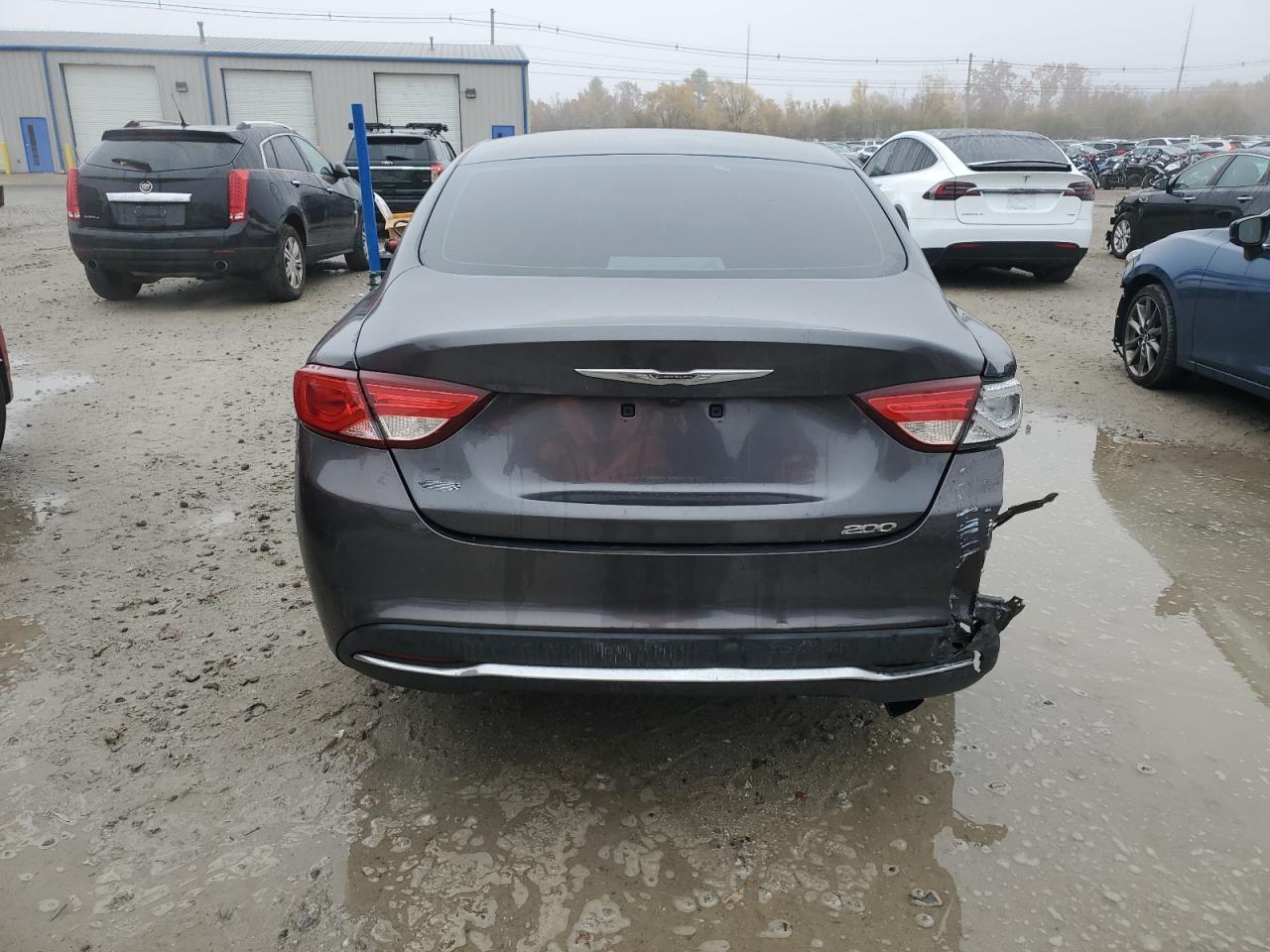 2016 Chrysler 200 - Image 6