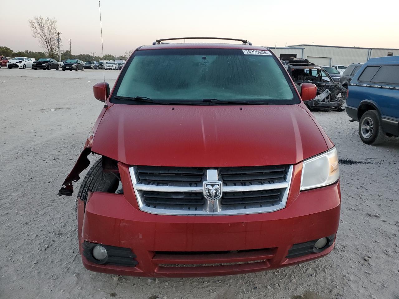 2010 Dodge Caravan - Image 5