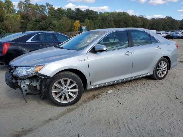 Седани TOYOTA CAMRY 2013 Сріблястий