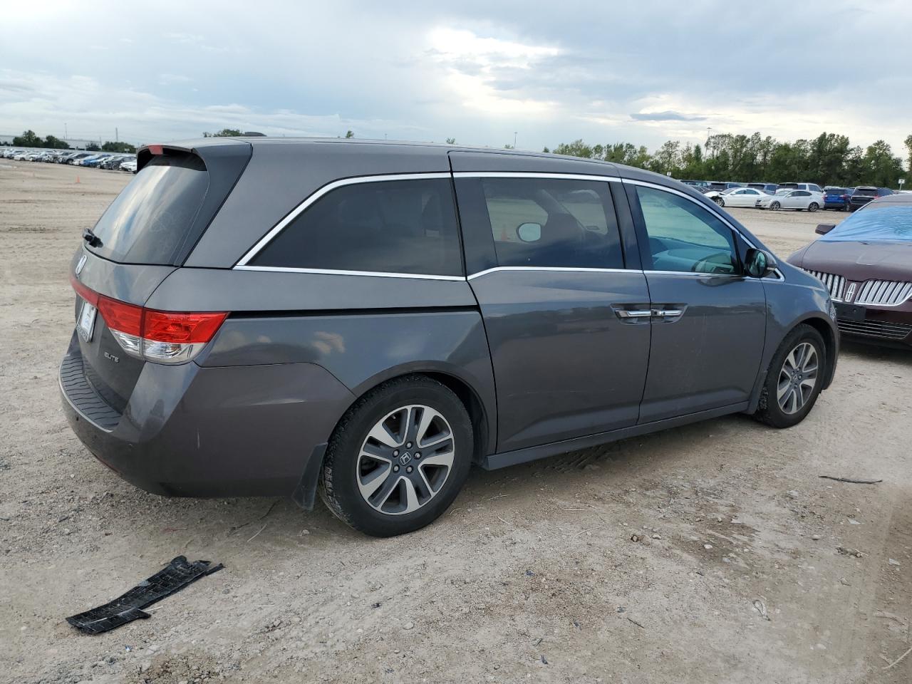 VIN 5FNRL5H90FB090775 2015 HONDA ODYSSEY no.3