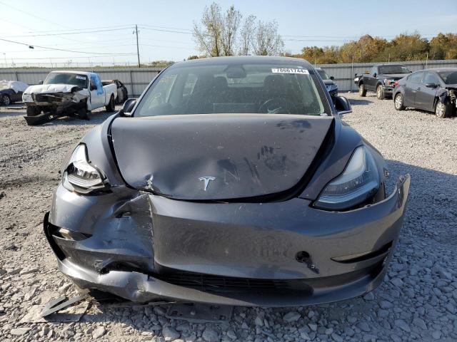  TESLA MODEL 3 2020 Серый