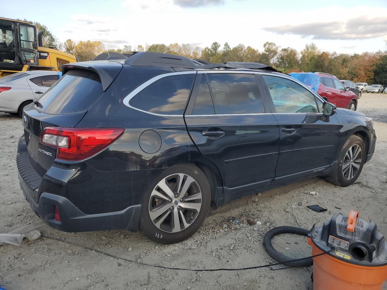 2018 Subaru Outback 2.5I Limited VIN: 4S4BSANC1J3395975 Lot: 77882664