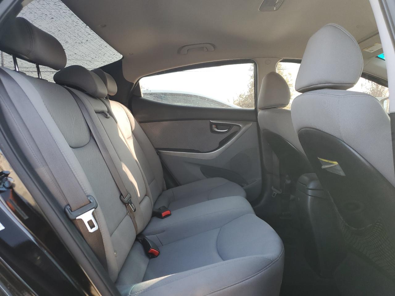 2013 Hyundai Elantra - Image 10