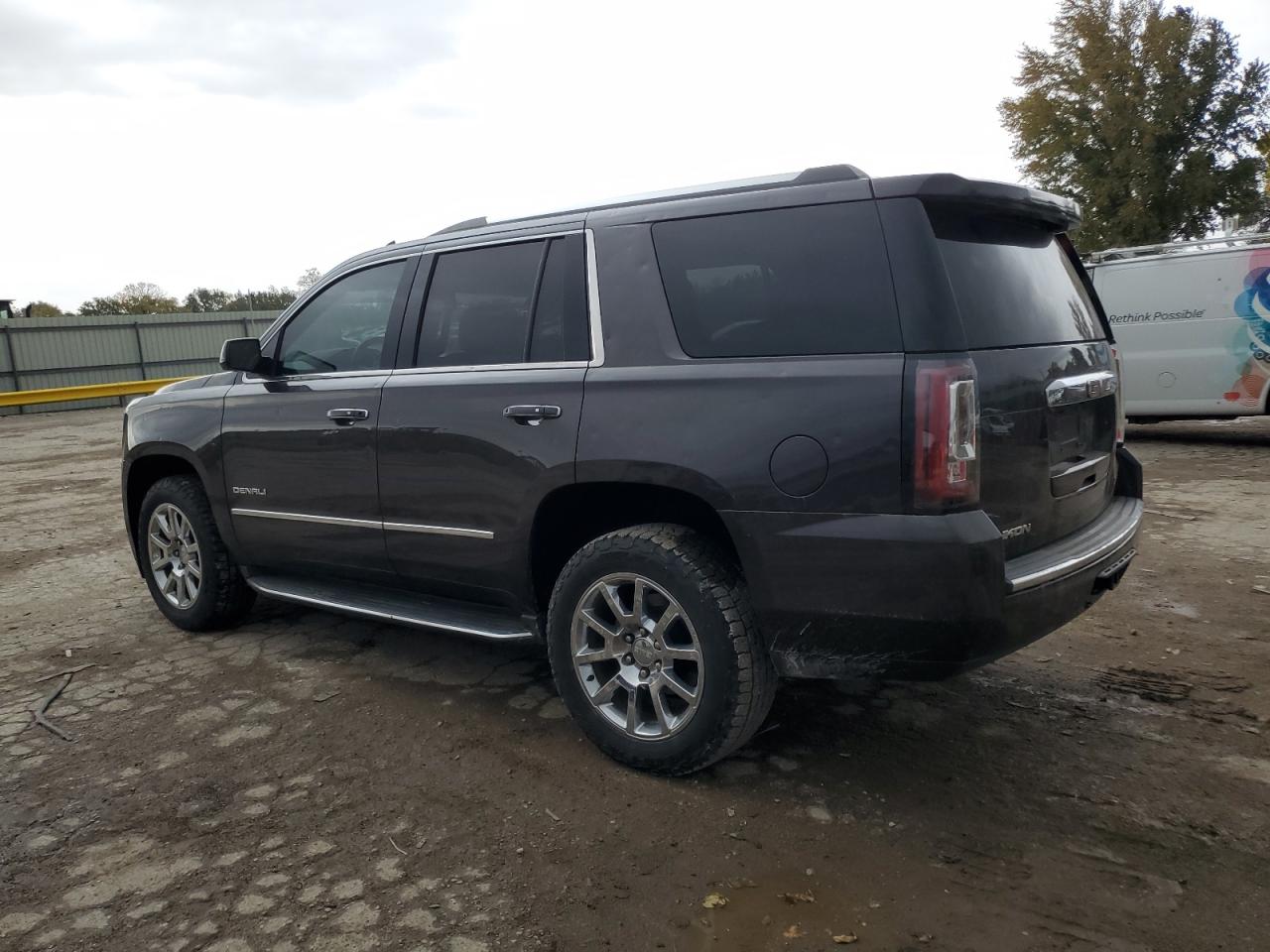 2016 GMC Yukon - Image 2