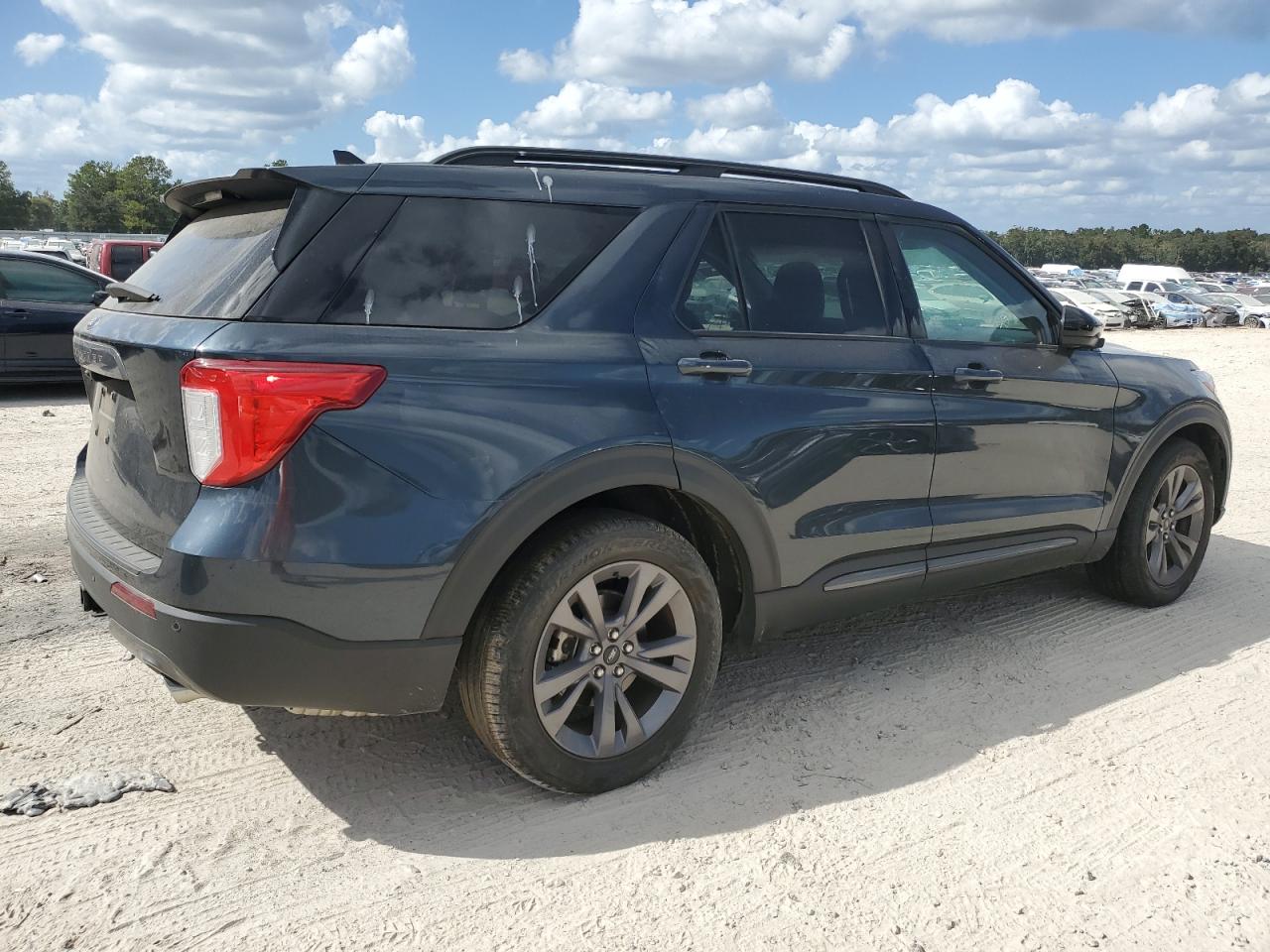 2022 Ford Explorer - Image 3