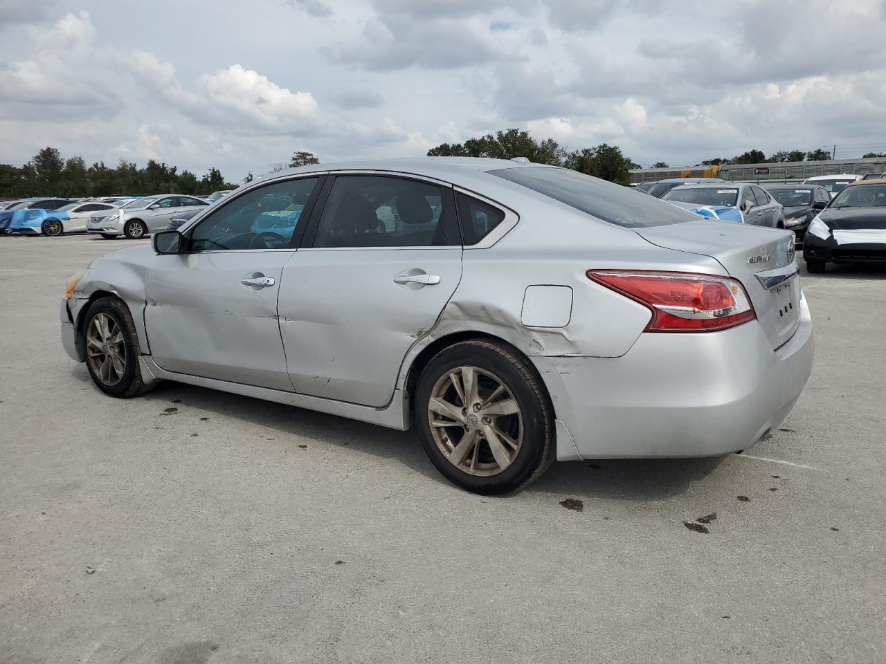 2013 Nissan Altima - Image 2