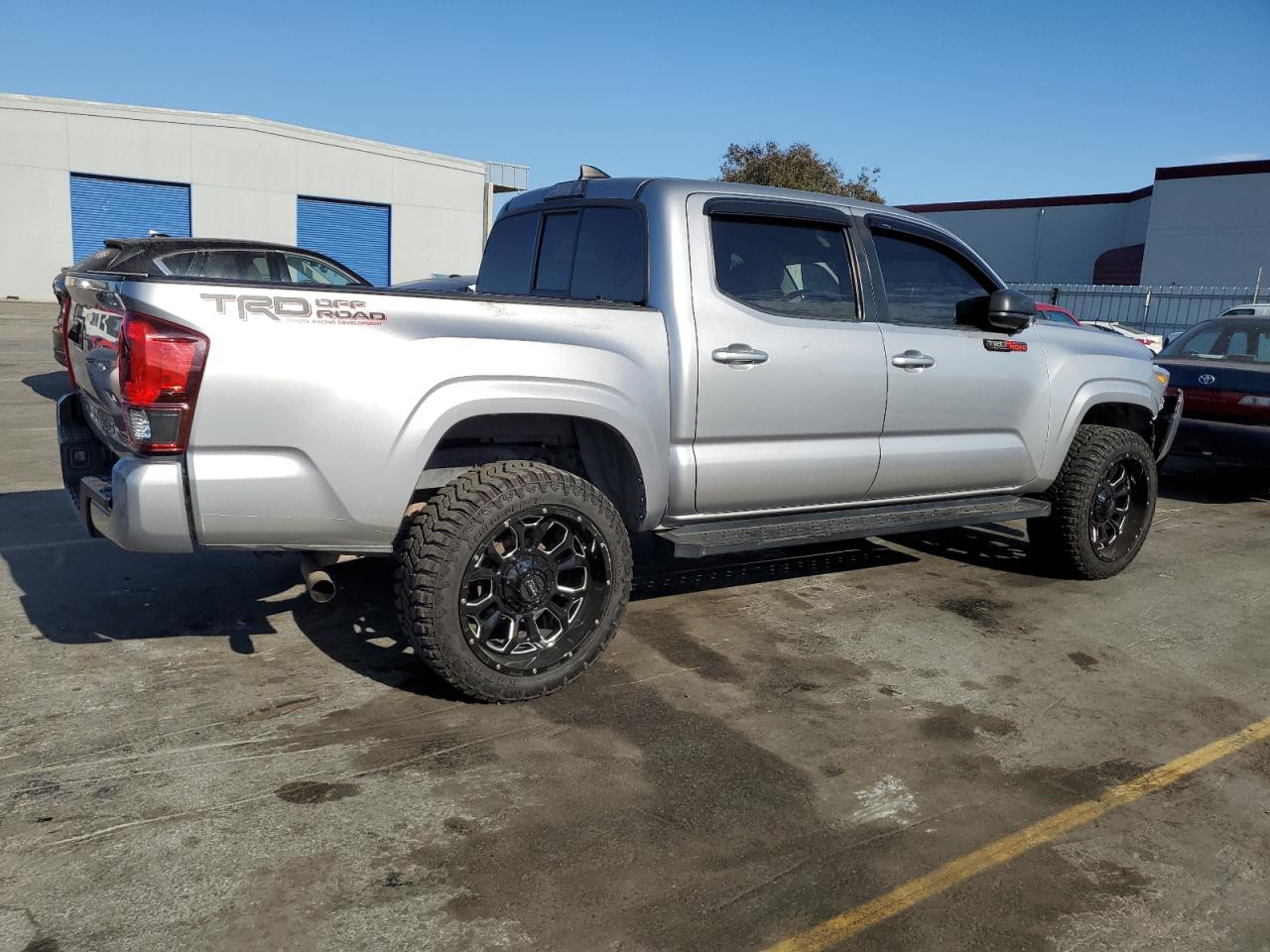 2019 Toyota Tacoma - Image 3