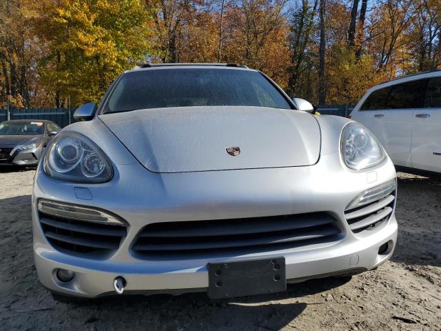 Паркетники PORSCHE CAYENNE 2012 Серебристый