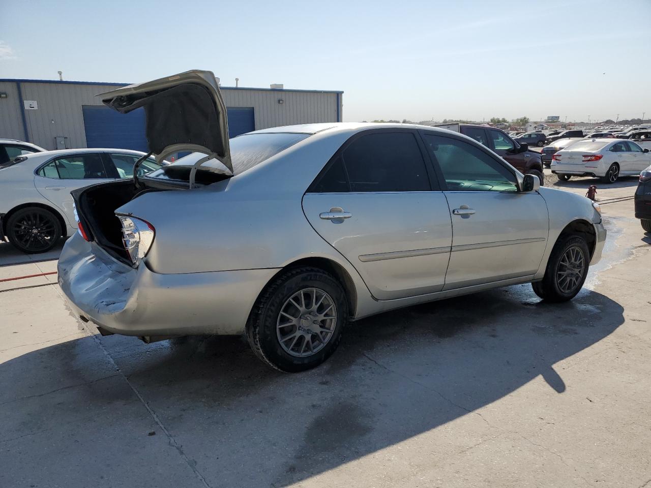 2004 Toyota Camry - Image 3