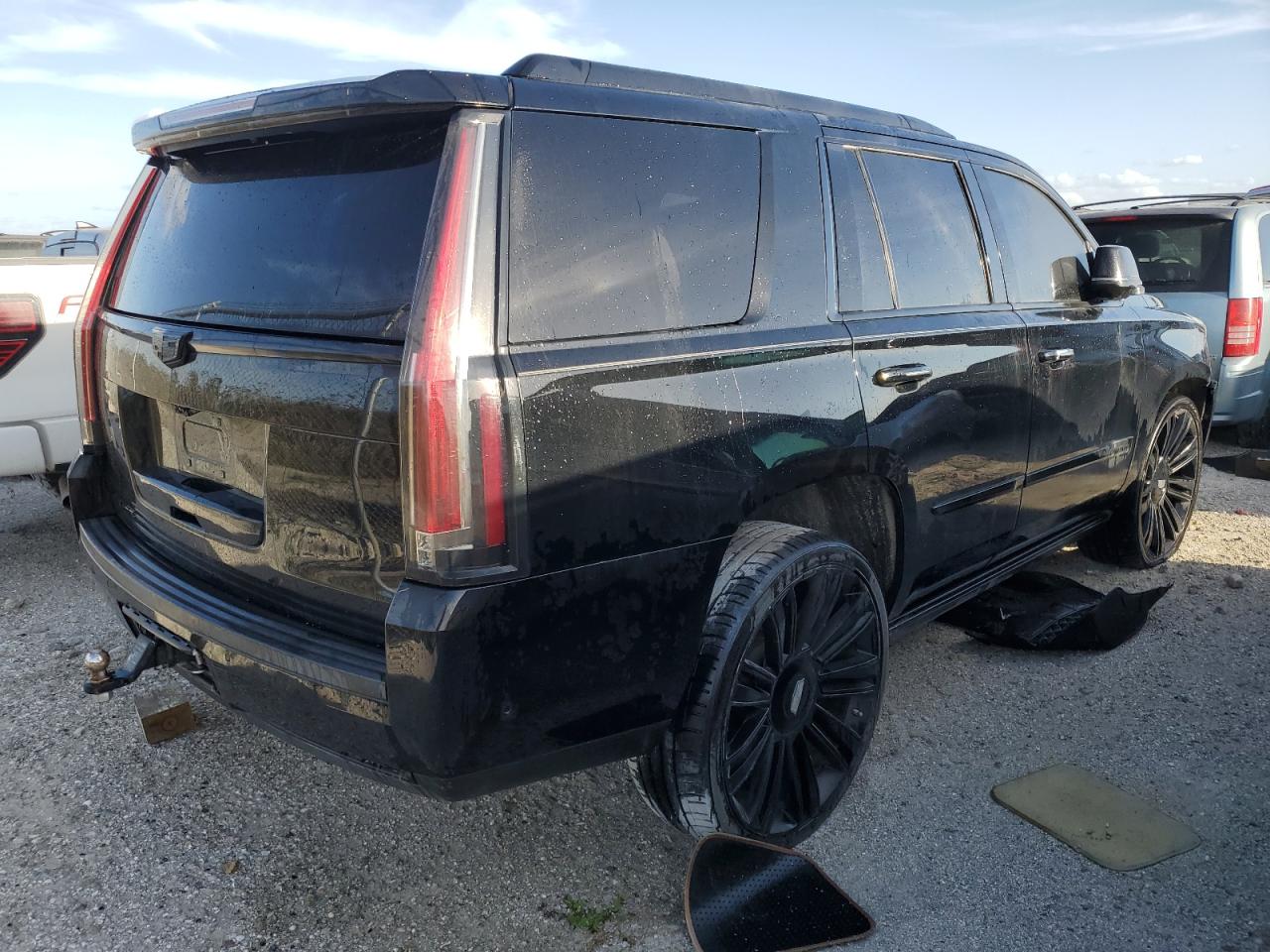 2018 Cadillac Escalade - Image 3