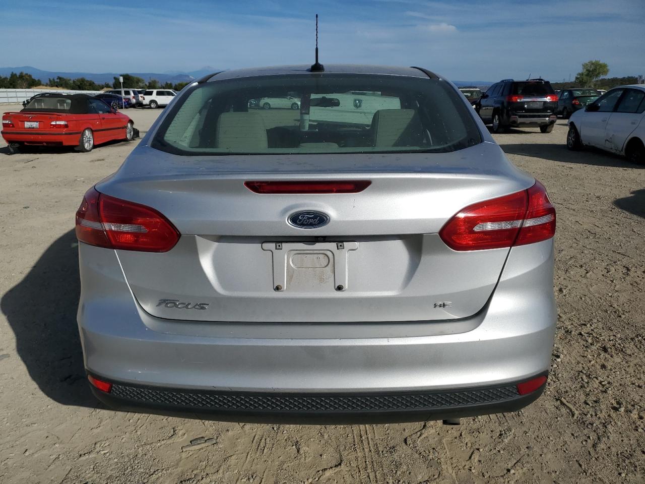 1FADP3F26JL252638 2018 Ford Focus Se