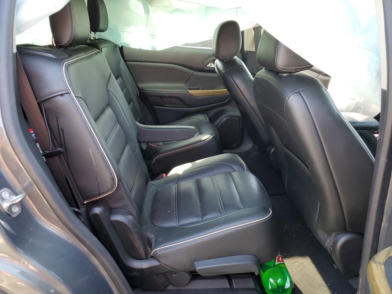 2017 GMC Acadia - Image 10