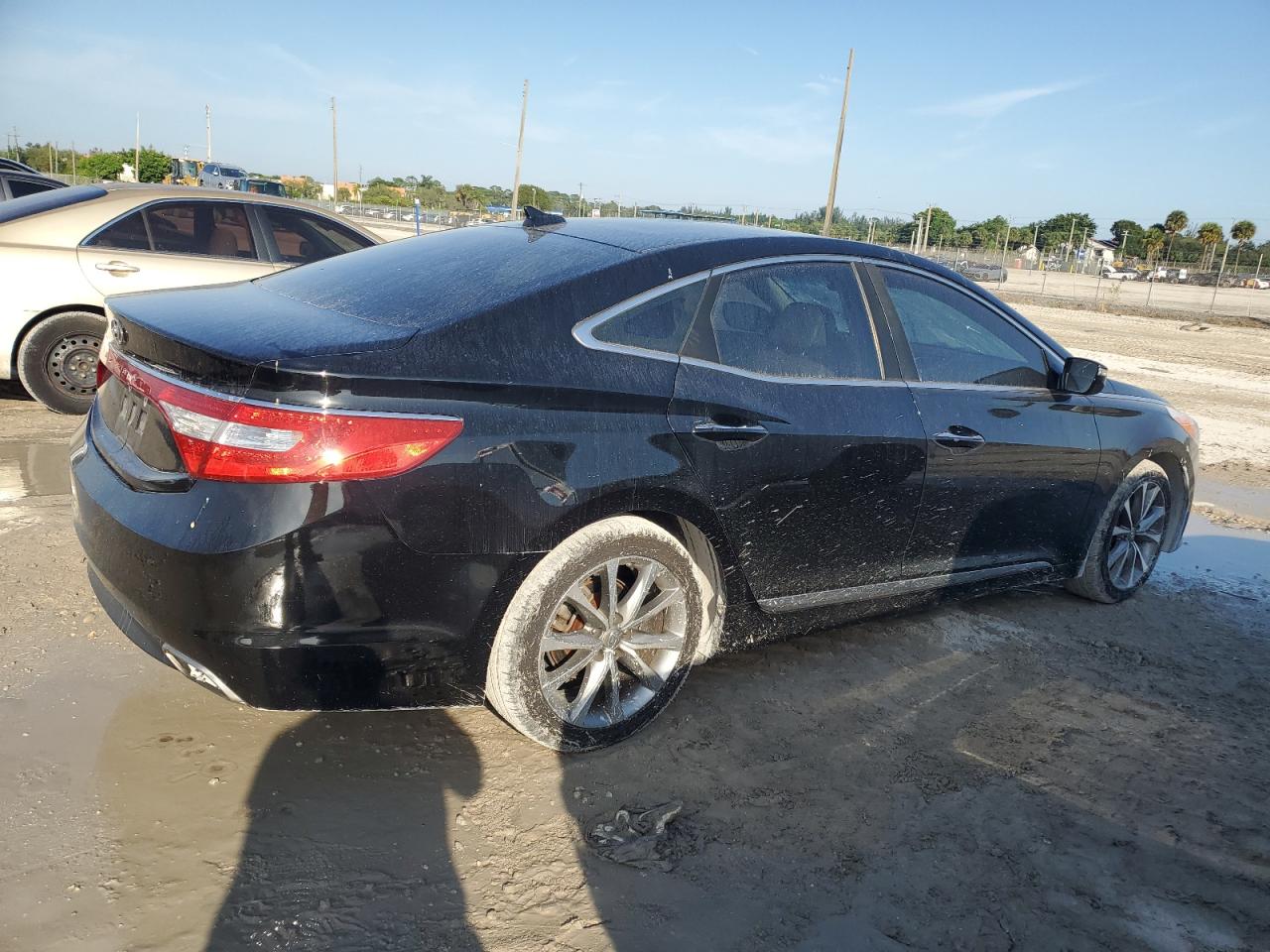 2016 Hyundai Azera - Image 3