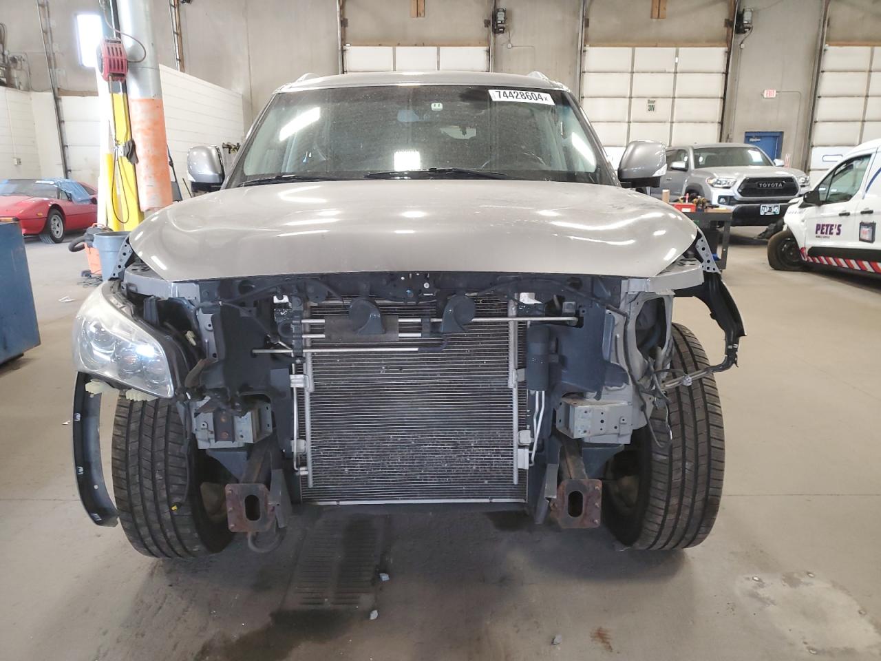 2014 Infiniti QX80 - Image 5