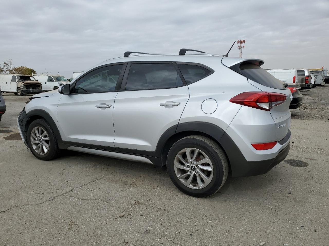 VIN KM8J33A42HU301593 2017 HYUNDAI TUCSON no.2