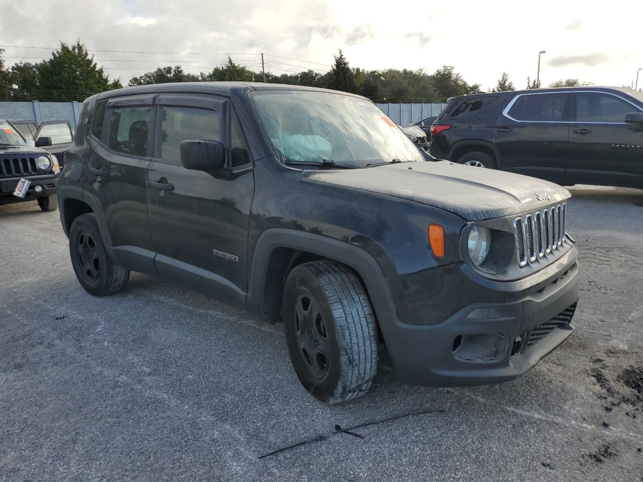 2016 Jeep Renegade - Image 4