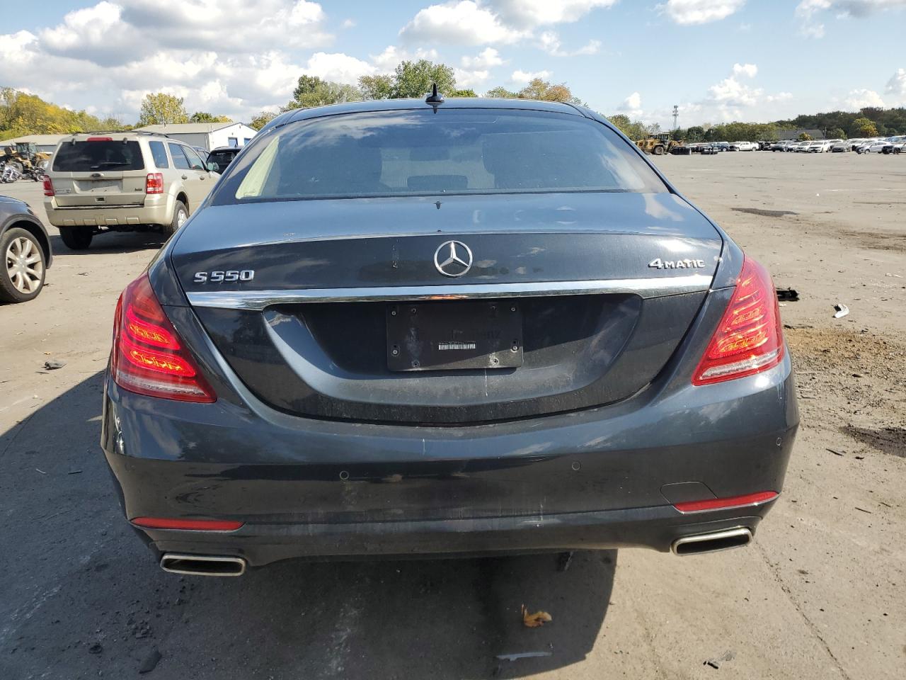 2017 Mercedes-Benz S 550 4Matic VIN: WDDUG8FB2HA318136 Lot: 74911614