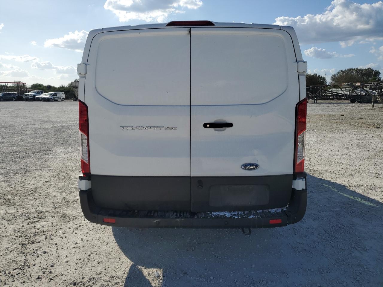 2021 Ford Transit T-250 VIN: 1FTBR1Y89MKA89527 Lot: 77083654