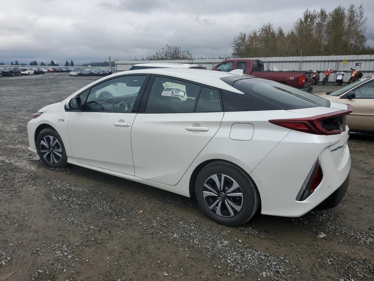 VIN JTDKARFP7J3070660 2018 TOYOTA PRIUS no.2