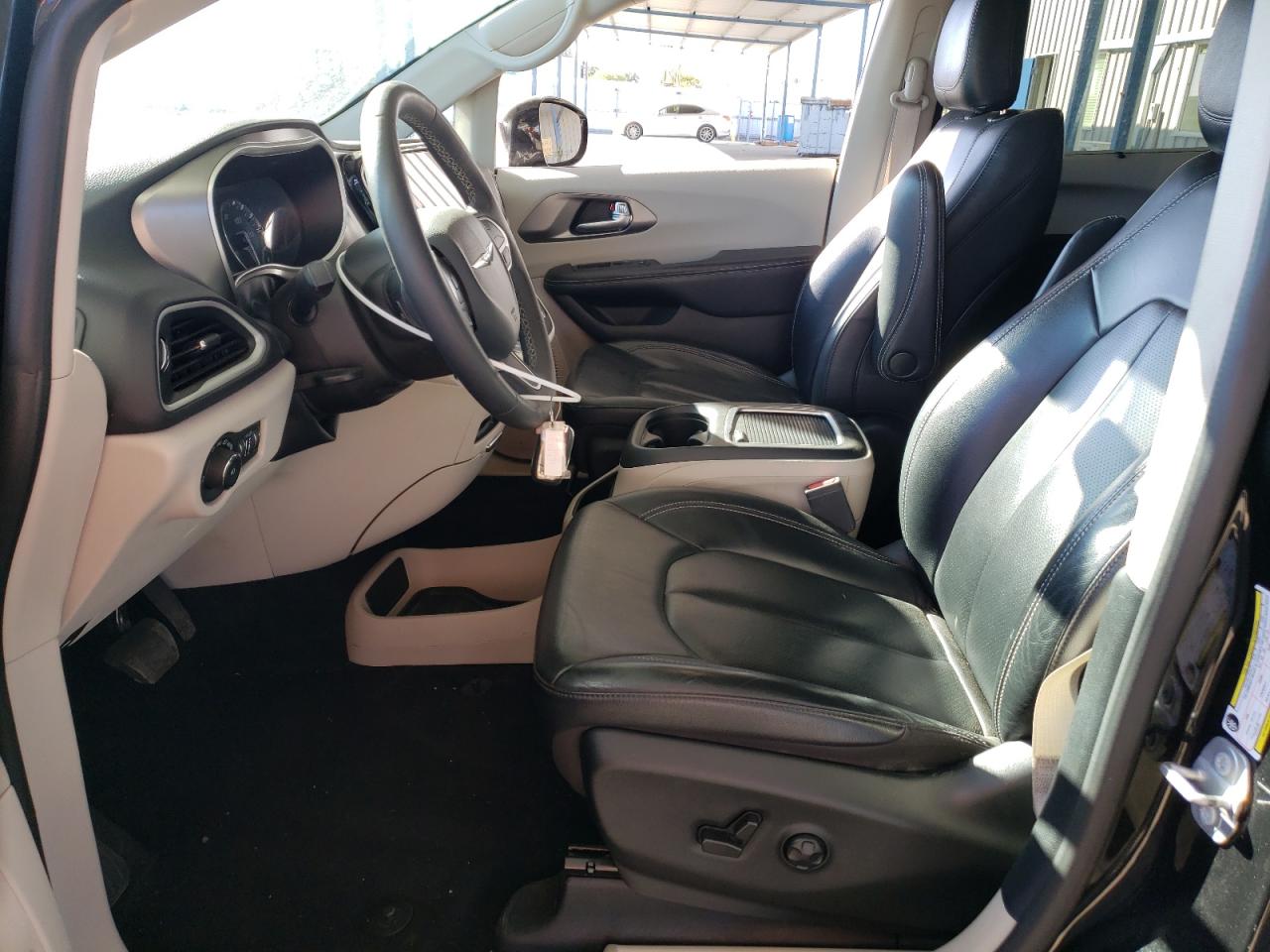2022 Chrysler Pacifica - Image 7
