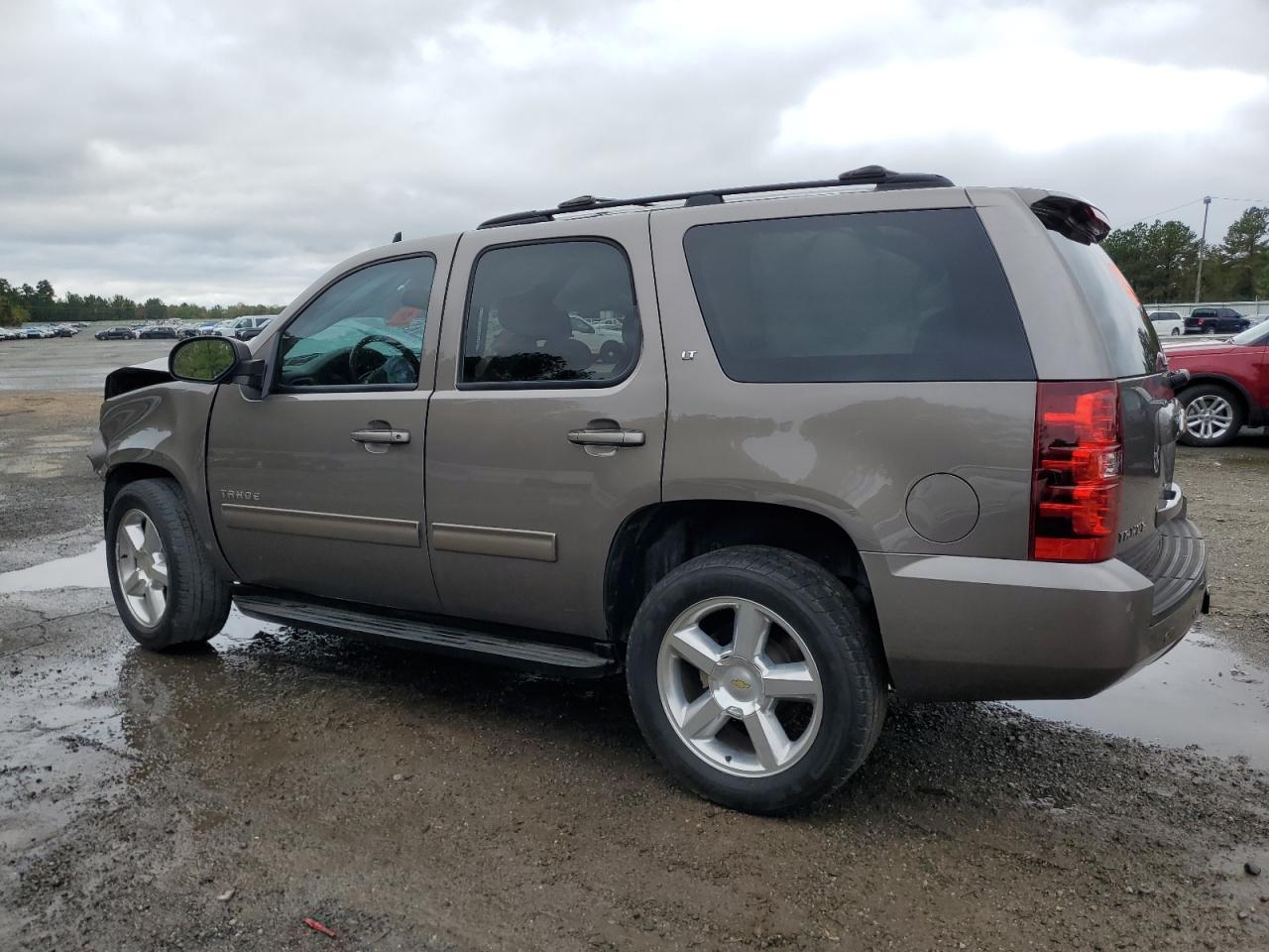 2014 Chevrolet Tahoe - Image 2